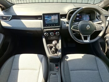 Used Renault Clio 2025 for sale - 79175689: Photo