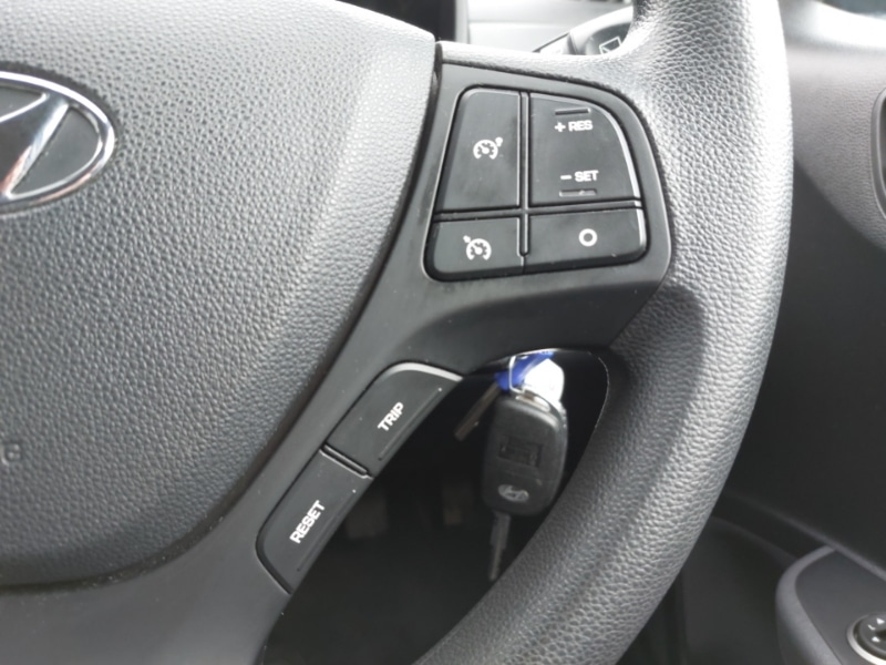 Used Hyundai i10 2017 for sale - 77682336: Photo 15