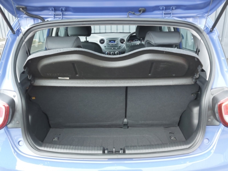 Used Hyundai i10 2017 for sale - 77682336: Photo 8