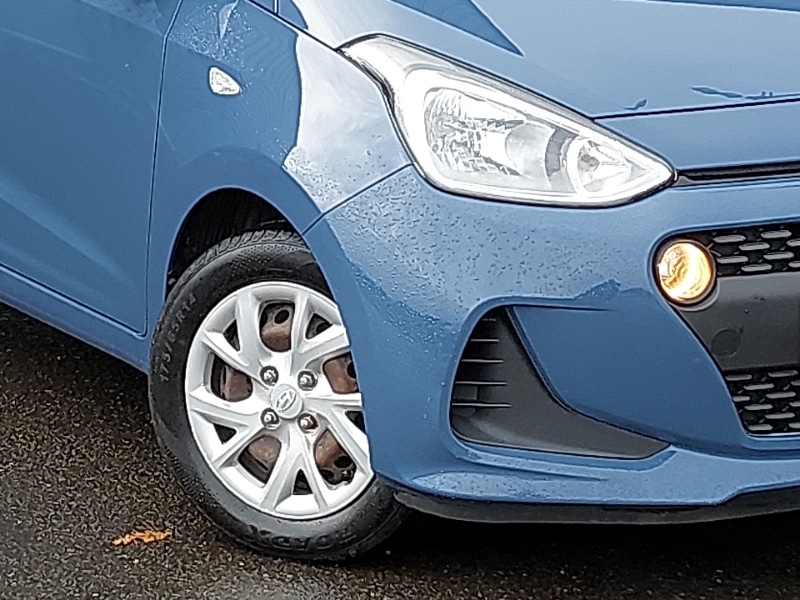 Used Hyundai i10 2017 for sale - 77682336: Photo 9