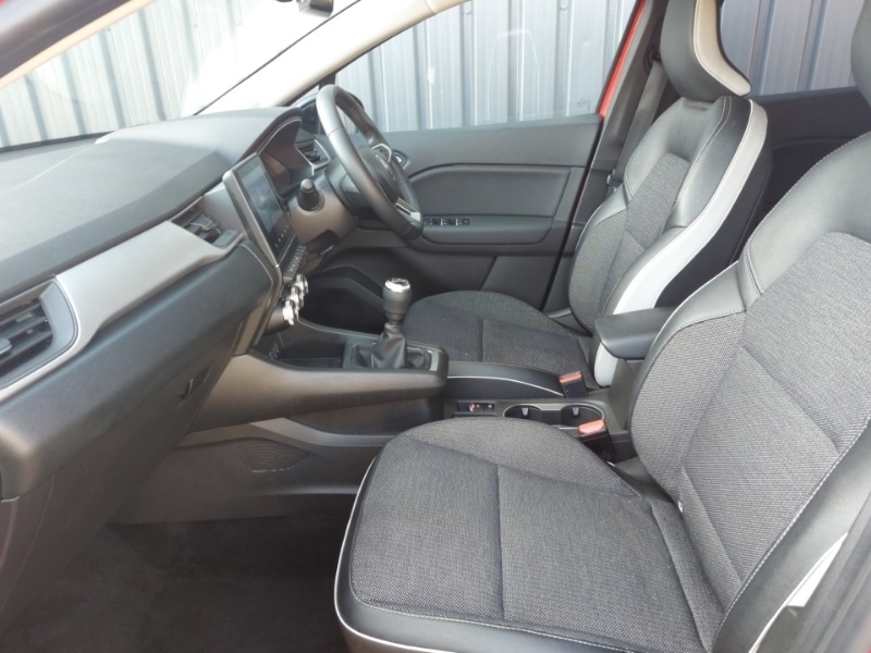 Used Renault Captur 2023 for sale - 77947549: Photo 5