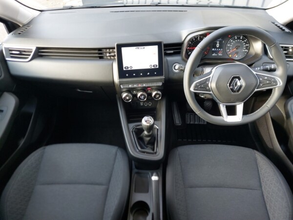 Used Renault Clio 2021 for sale - 76233505: Photo 2