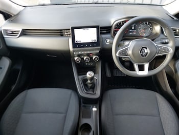 Used Renault Clio 2021 for sale - 76233505: Photo 2
