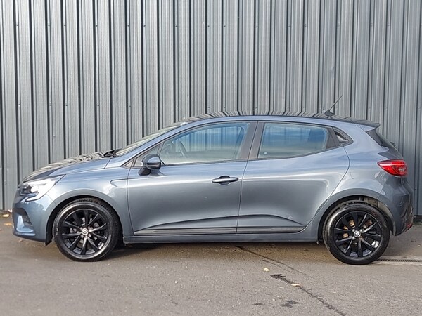 Used Renault Clio 2021 for sale - 76233505: Photo 4