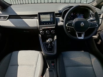 Used Renault Clio 2025 for sale - 79153272: Photo