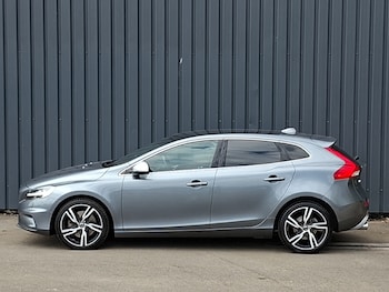 Used Volvo V40 2019 for sale - 79164515: Photo