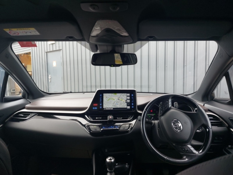 Used Toyota C-HR 2018 for sale - 77947547: Photo 2