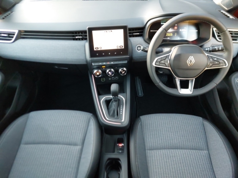 Used Renault Clio 2025 for sale - 76920236: Photo 2