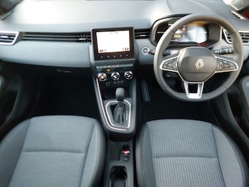 Used Renault Clio 2025 for sale - 76920236: Photo