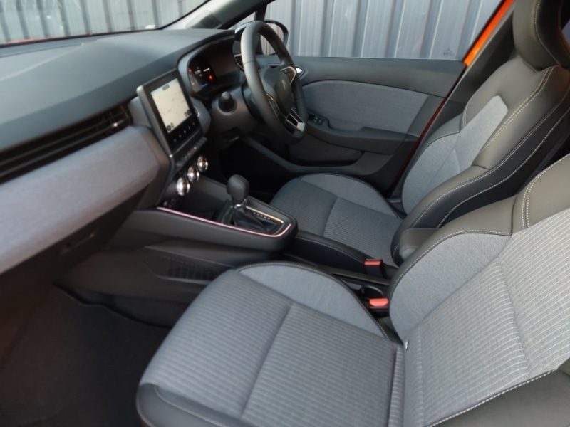 Used Renault Clio 2025 for sale - 76920236: Photo 5