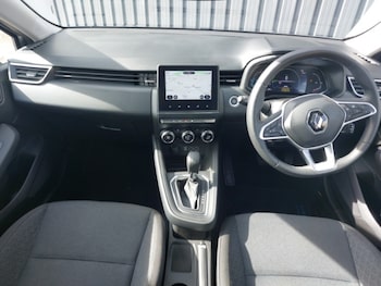Used Renault Clio 2023 for sale - 77933567: Photo