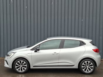 Used Renault Clio 2023 for sale - 79286692: Photo
