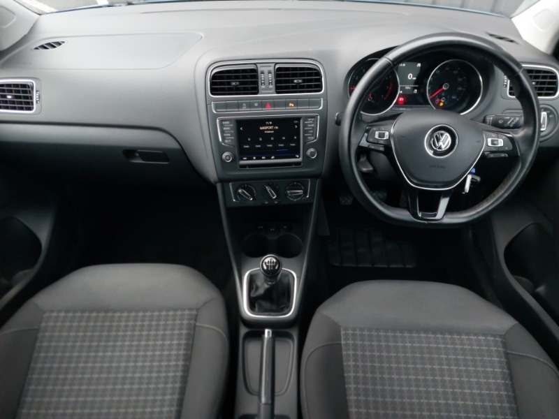 Used Volkswagen Polo 2017 for sale - 76816132: Photo 2