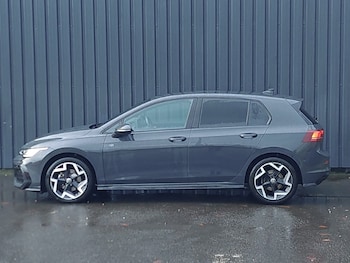 Used Volkswagen Golf 2024 for sale - 76537276: Photo