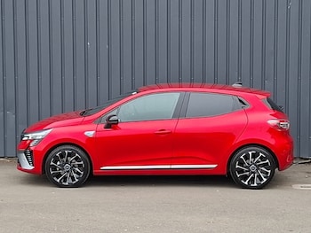Used Renault Clio 2023 for sale - 78972802: Photo