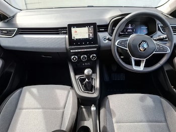 Used Renault Clio 2024 for sale - 79347872: Photo