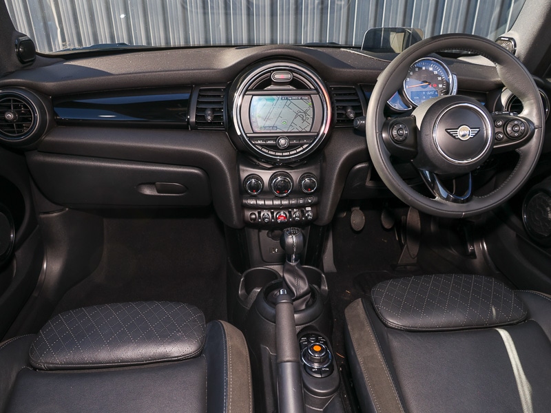 Used MINI Hatch 2018 for sale - 77548974: Photo 2