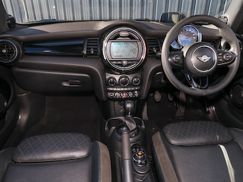 Used MINI Hatch 2018 for sale - 77548974: Photo