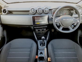 Used Dacia Duster 2023 for sale - 78355524: Photo