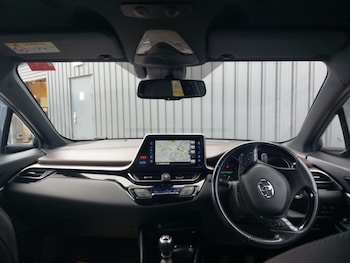 Used Toyota C-HR 2018 for sale - 78298042: Photo