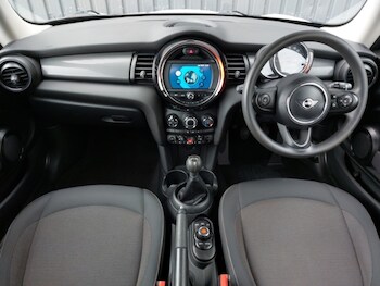 Used MINI Hatch 2019 for sale - 78546320: Photo