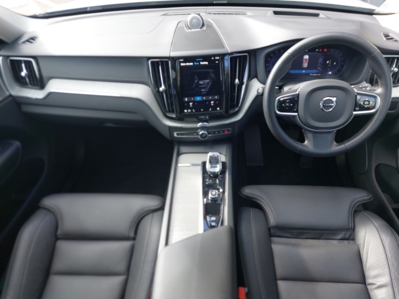 Used Volvo XC60 2024 for sale - 77201758: Photo 2