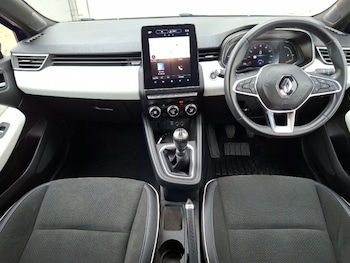 Used Renault Clio 2020 for sale - 79610514: Photo