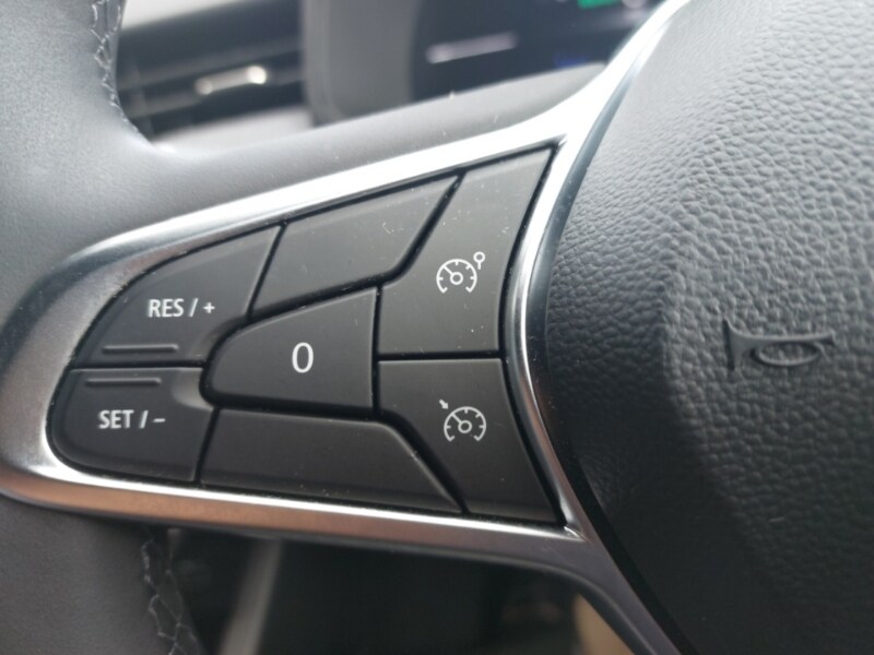 Used Renault Clio 2024 for sale - 77987911: Photo 12