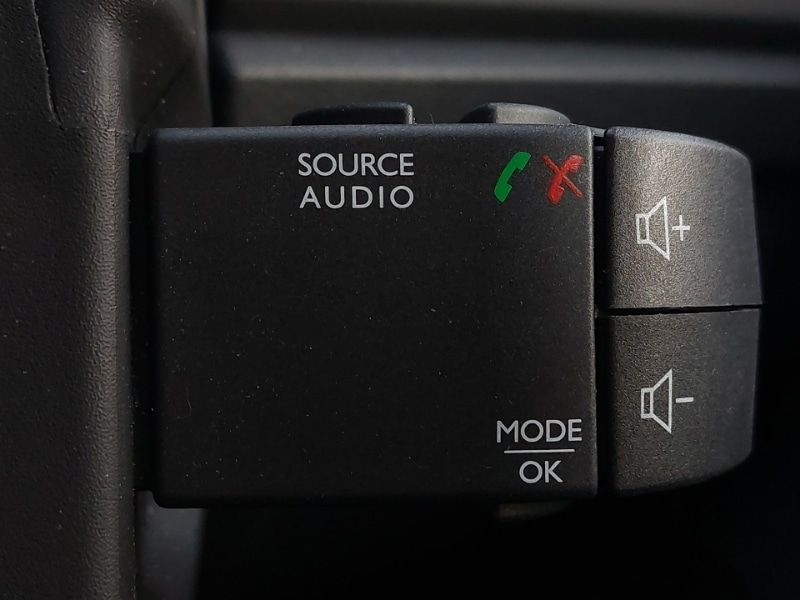 Used Renault Captur 2019 for sale - 76860546: Photo 18