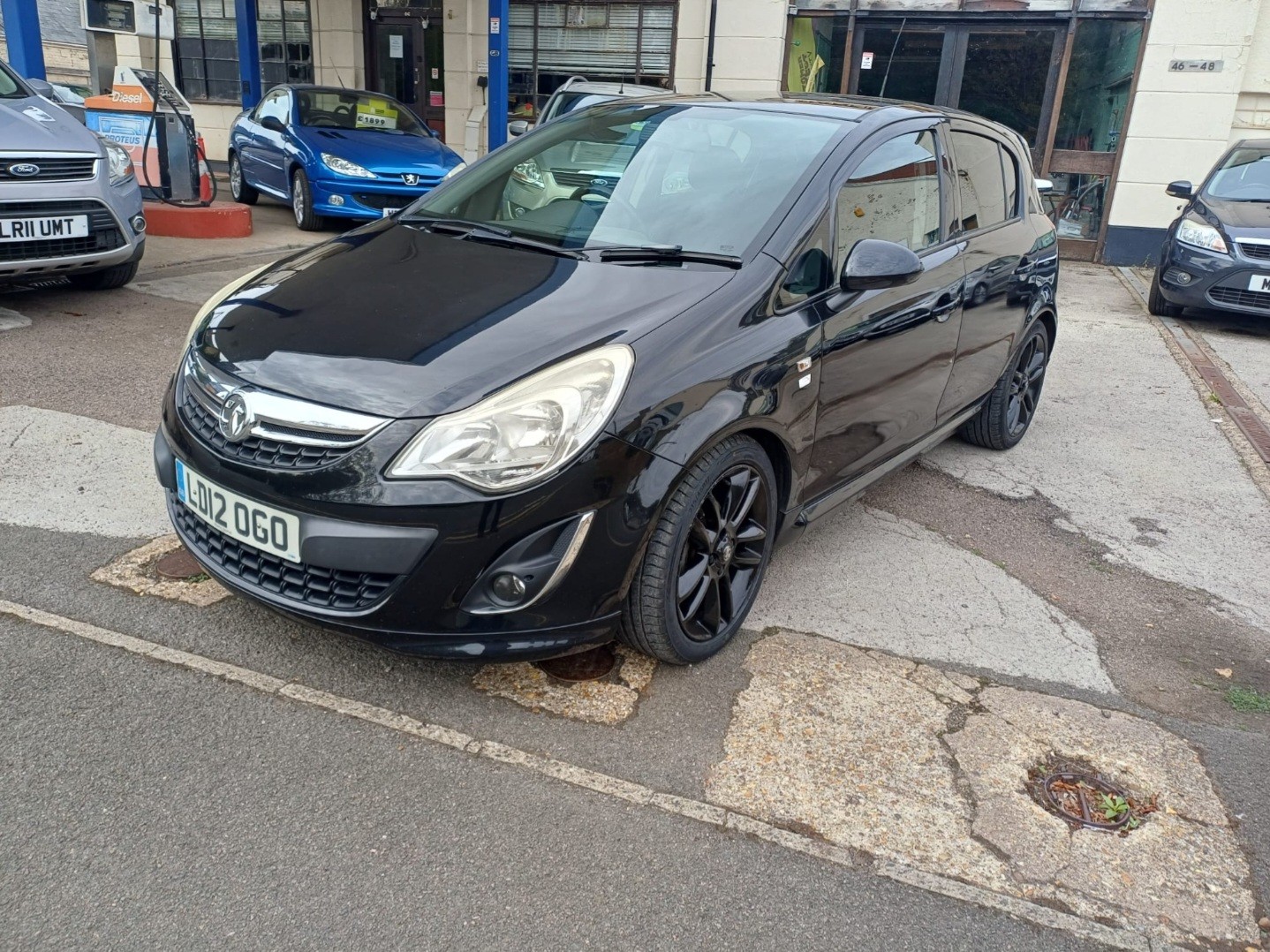 Used Vauxhall Corsa 2012 for sale - 76165102: Photo 2