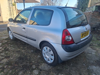 Used Renault Clio 2005 for sale - 76557819: Photo