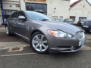 (09) - 3.0d V6 Luxury Saloon 4dr Diesel Auto Euro 5 (240 ps)