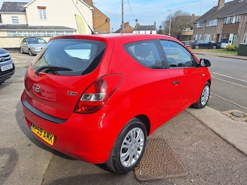 Used Hyundai i20 2009 for sale - 76010712: Photo