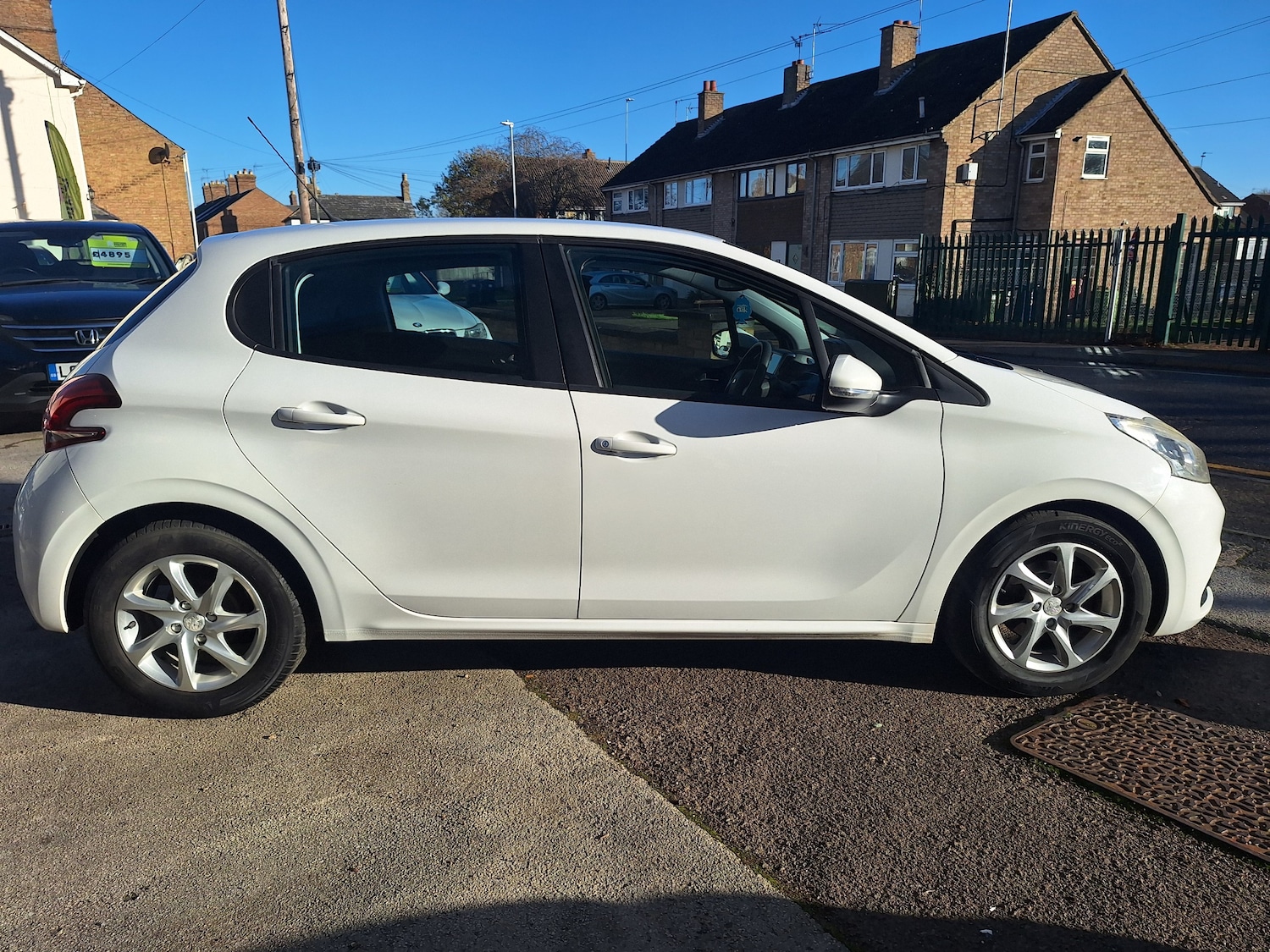 Used Peugeot 208 2015 for sale - 76653908: Photo 11