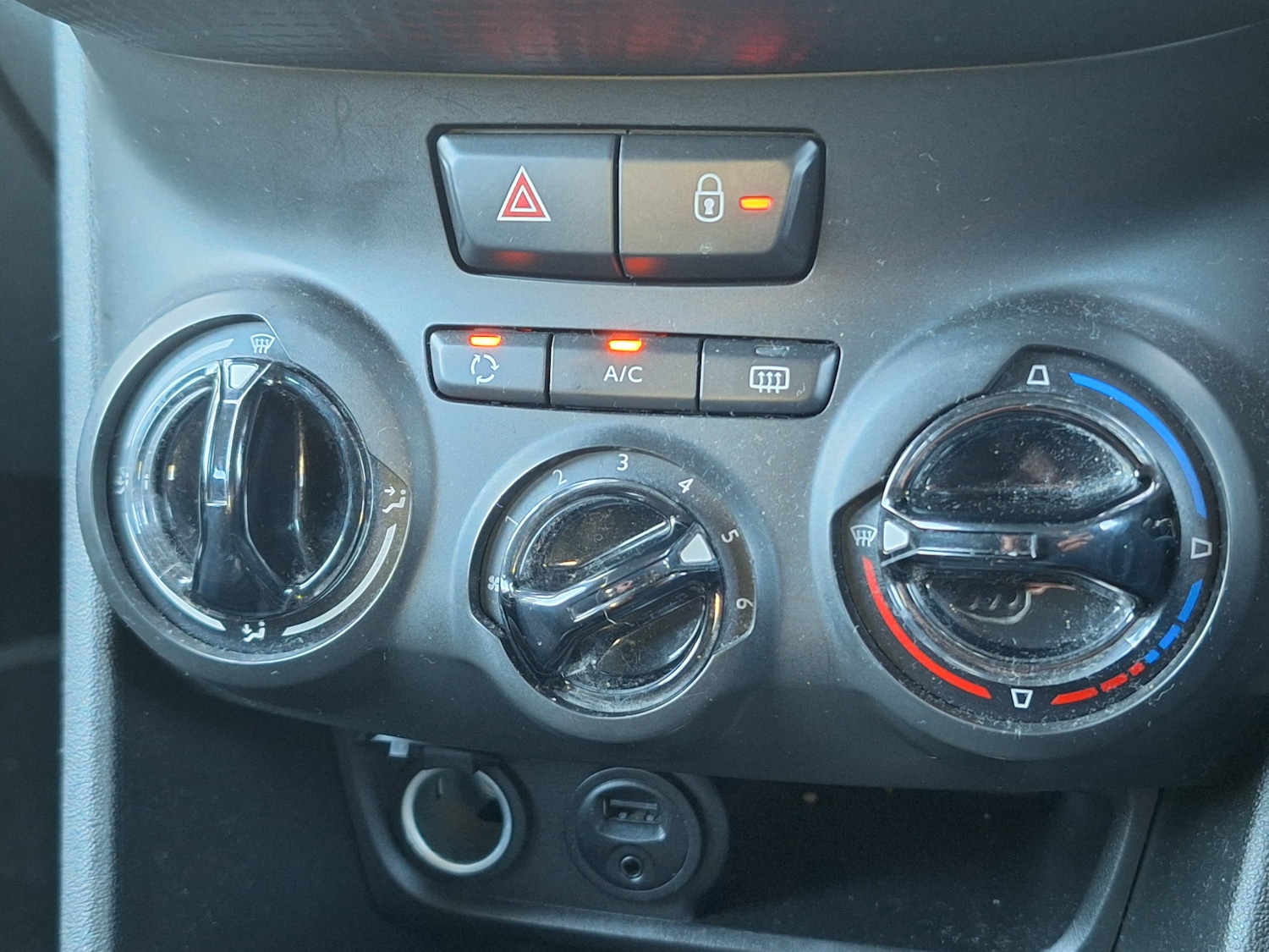 Used Peugeot 208 2015 for sale - 76653908: Photo 19