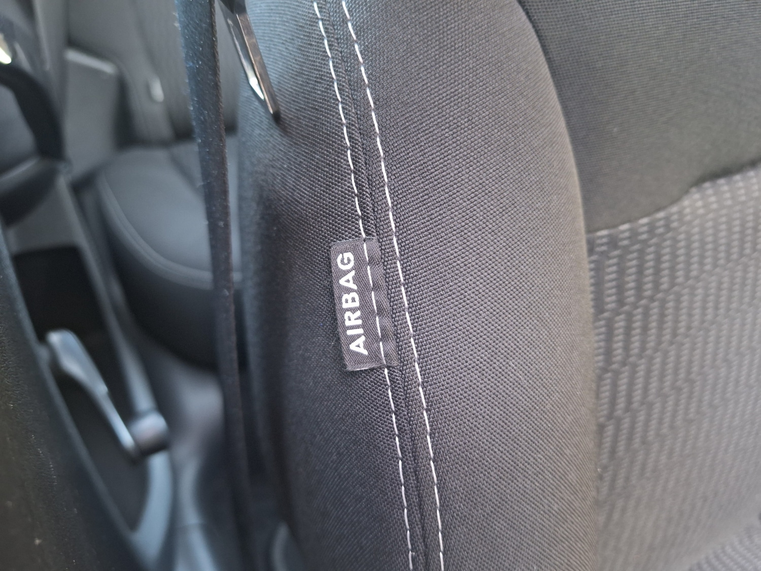 Used Peugeot 208 2015 for sale - 76653908: Photo 24