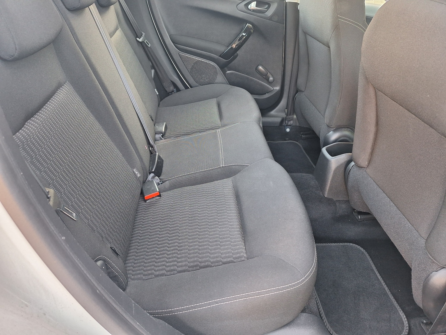 Used Peugeot 208 2015 for sale - 76653908: Photo 25