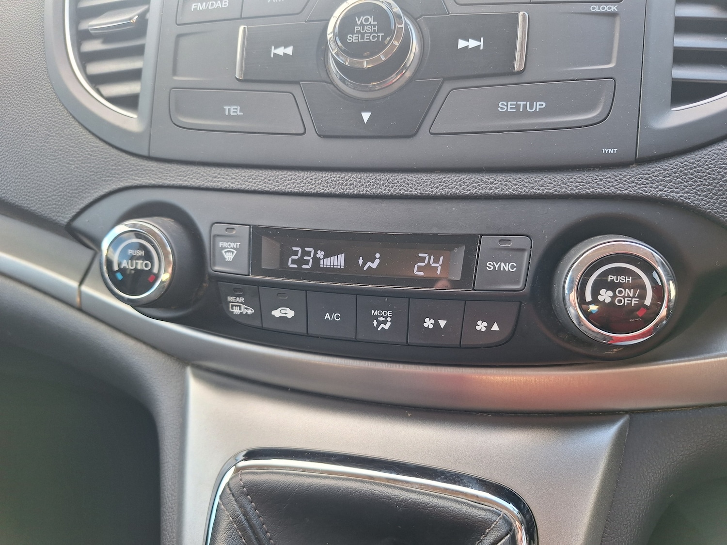 Used Honda CR-V 2014 for sale - 76070064: Photo 32