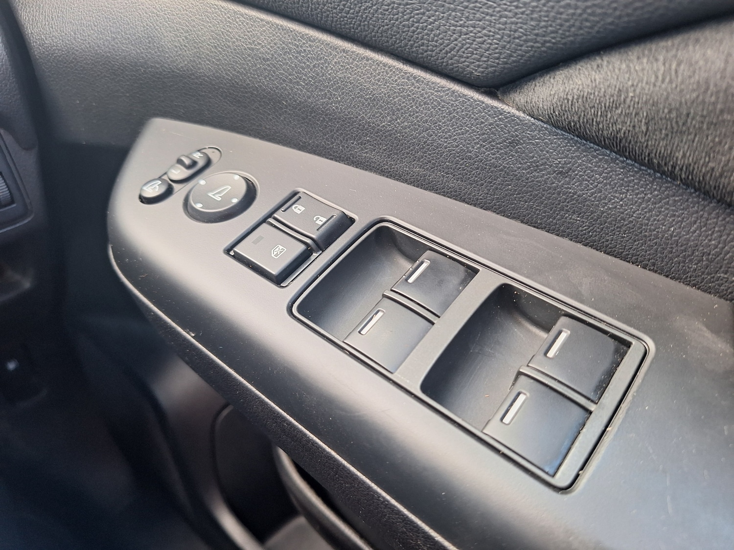 Used Honda CR-V 2014 for sale - 76070064: Photo 36