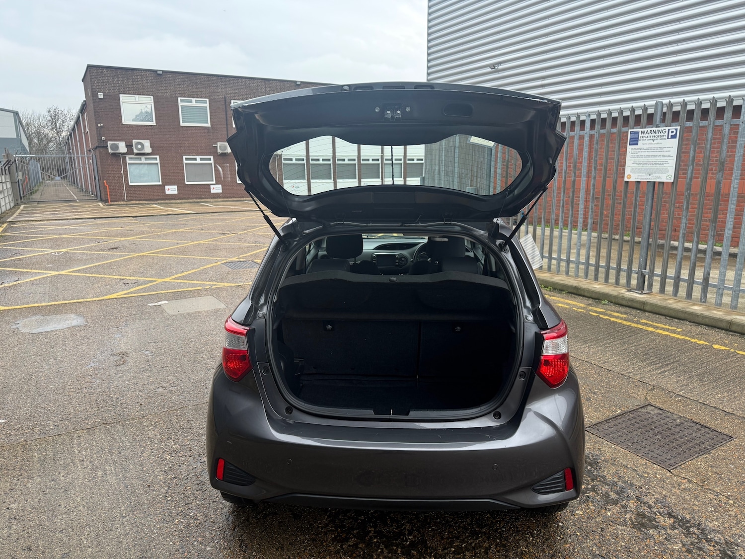 Used Toyota Yaris 2019 for sale - 77617371: Photo 10