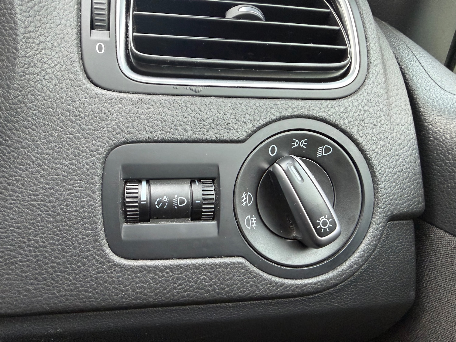 Used Volkswagen Polo 2012 for sale - 77616901: Photo 22