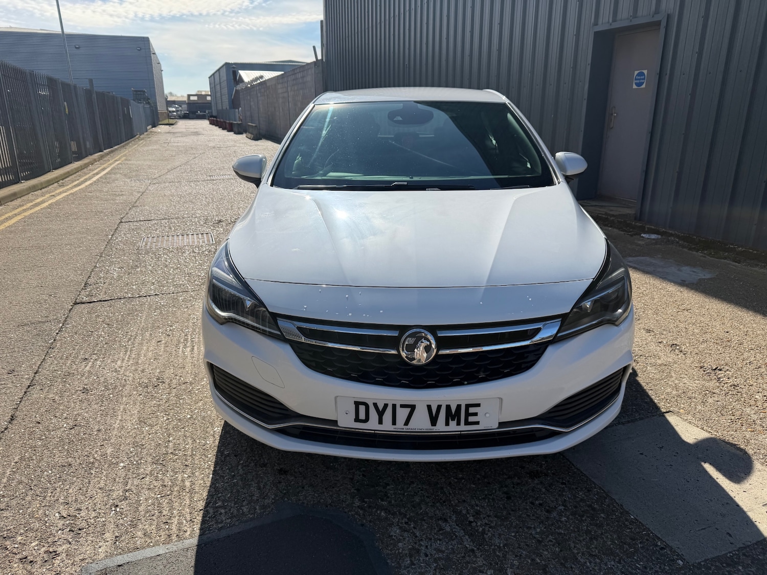 Used Vauxhall Astra 2017 for sale - 77975444: Photo 2