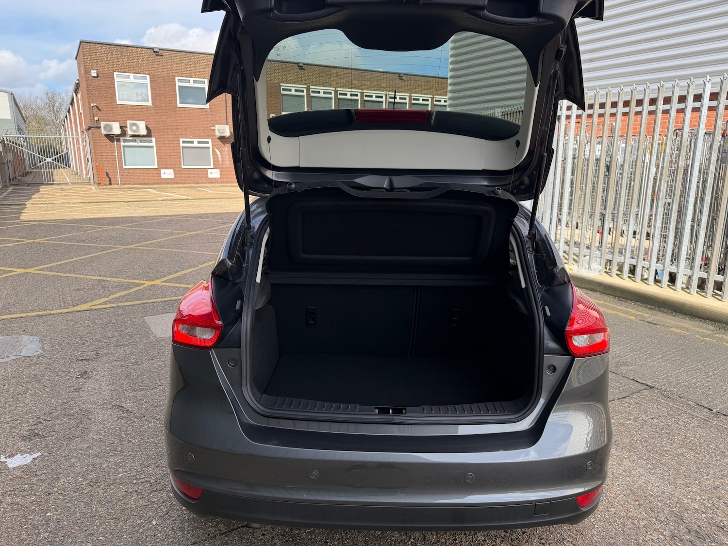 Used Ford Focus 2015 for sale - 77890151: Photo 14