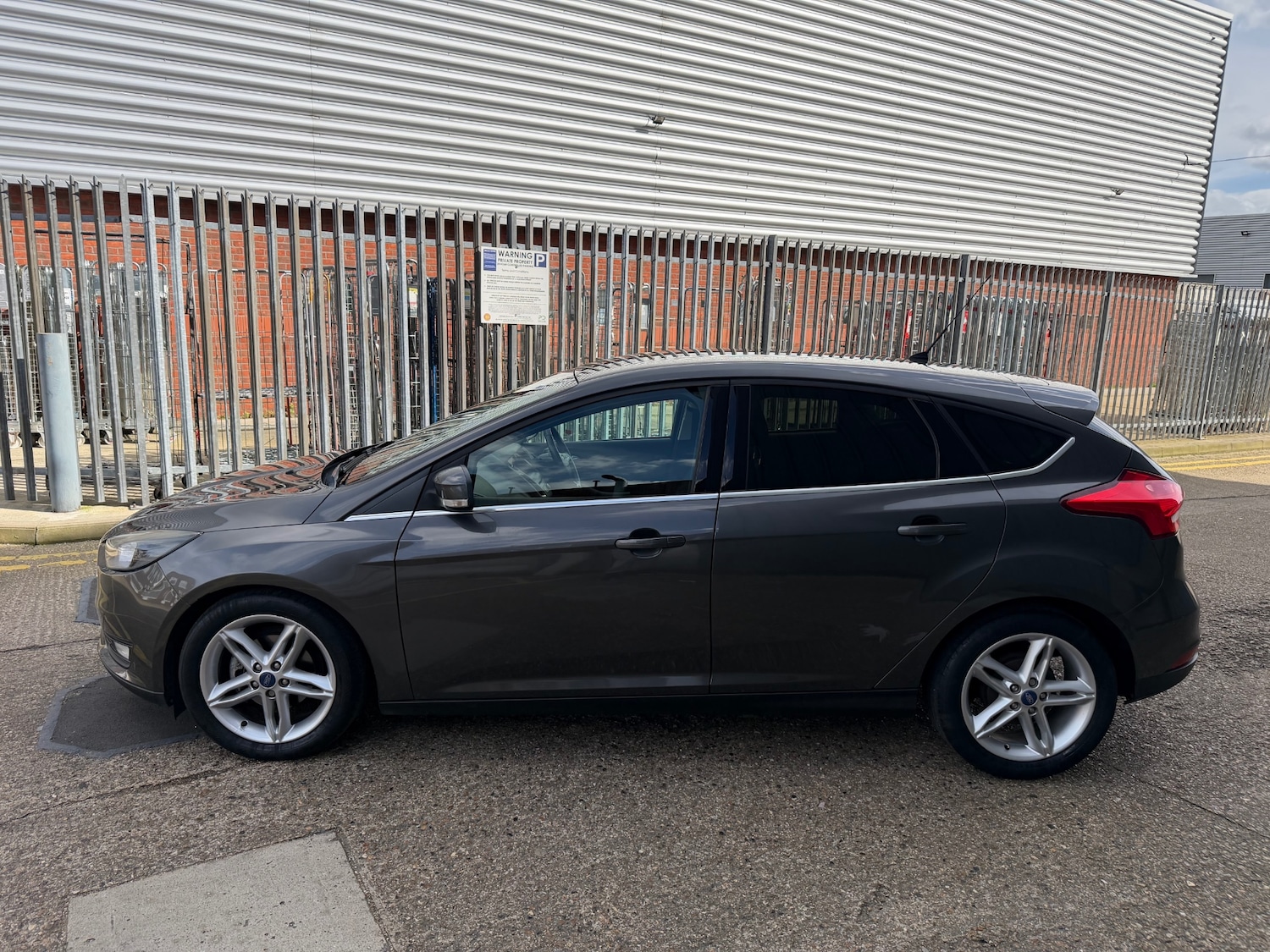 Used Ford Focus 2015 for sale - 77890151: Photo 4