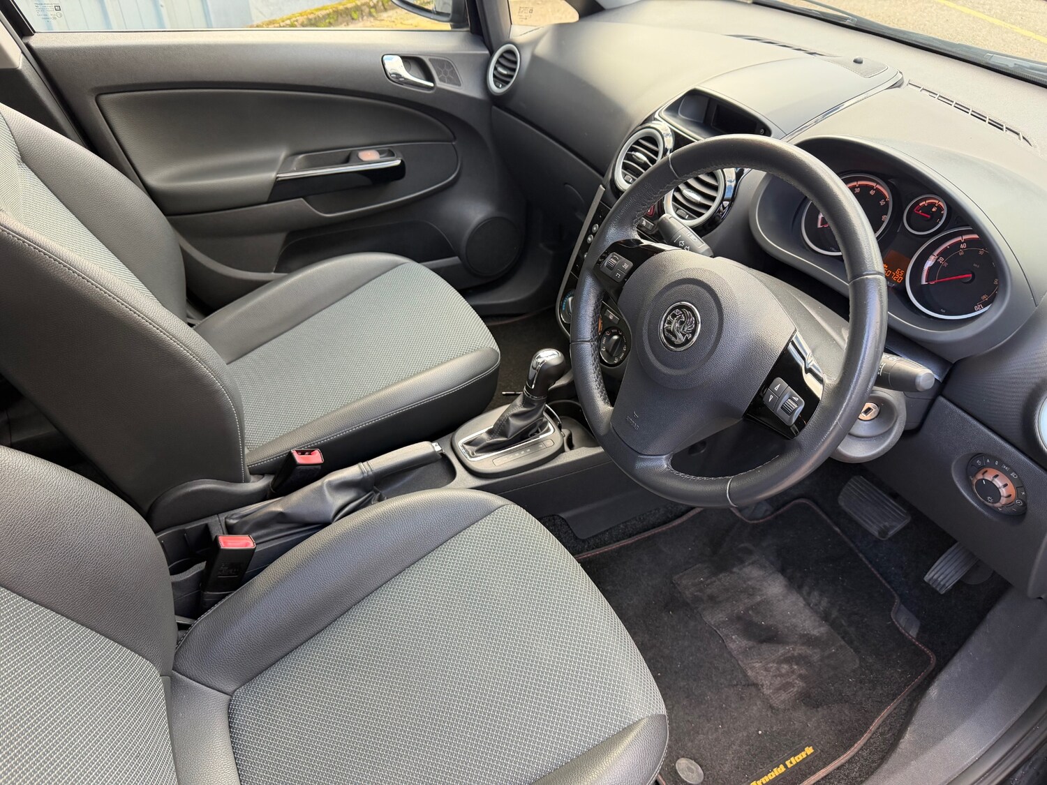 Used Vauxhall Corsa 2009 for sale - 77702840: Photo 18