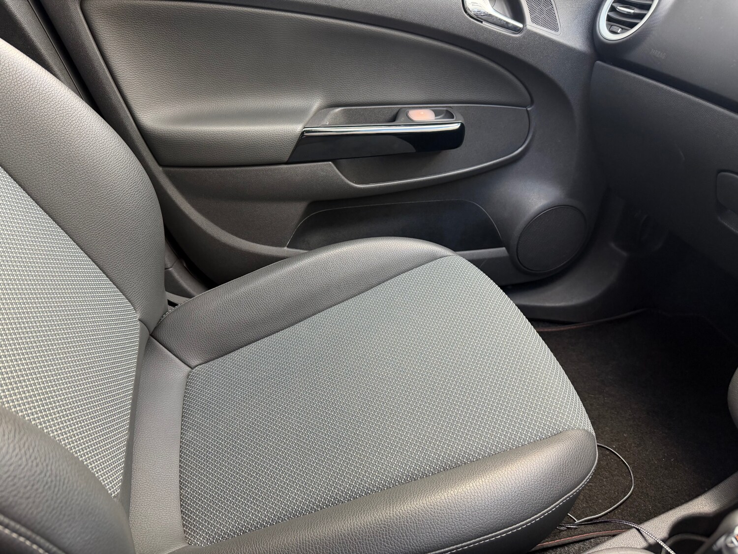 Used Vauxhall Corsa 2009 for sale - 77702840: Photo 19