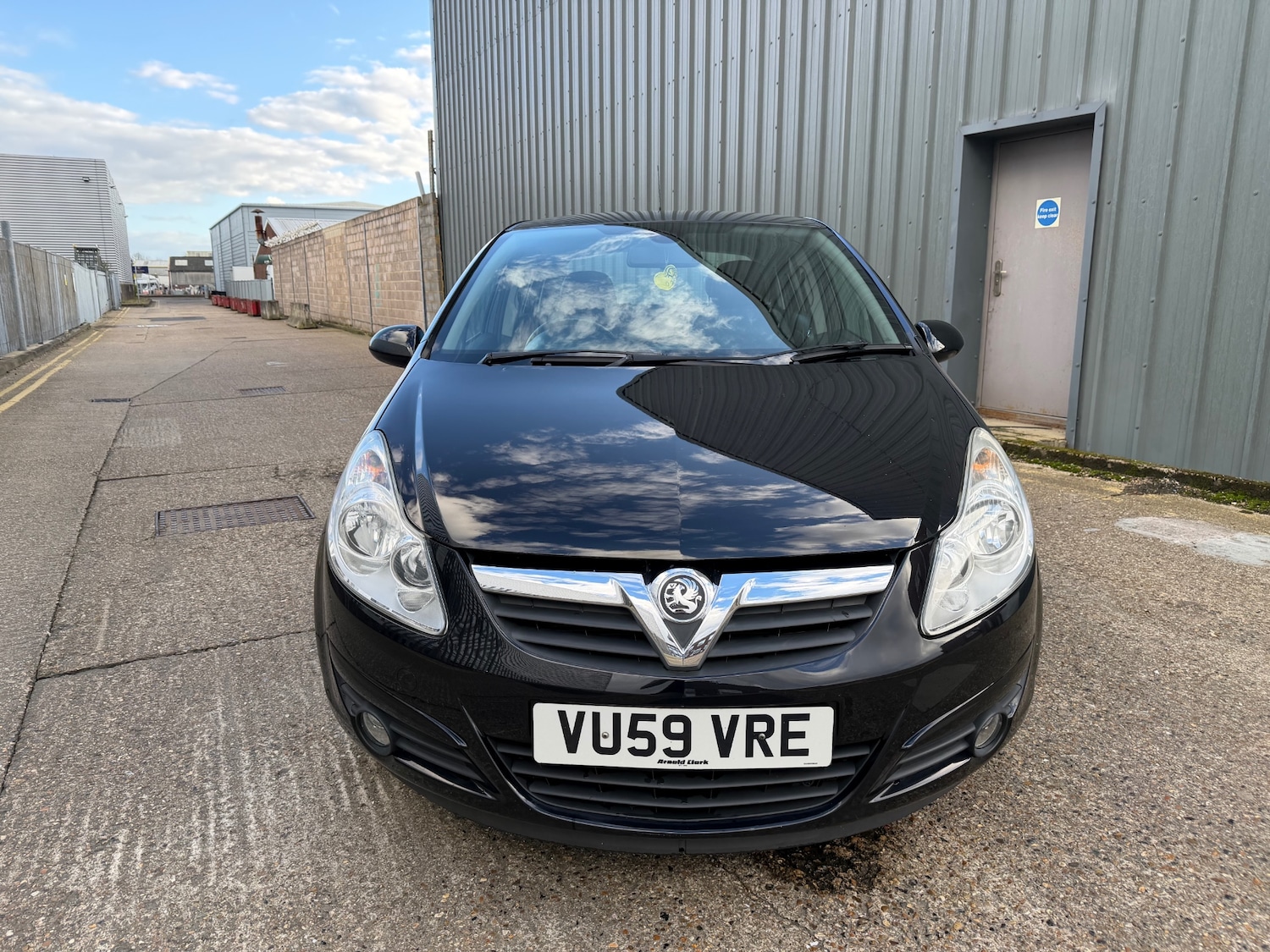 Used Vauxhall Corsa 2009 for sale - 77702840: Photo 2