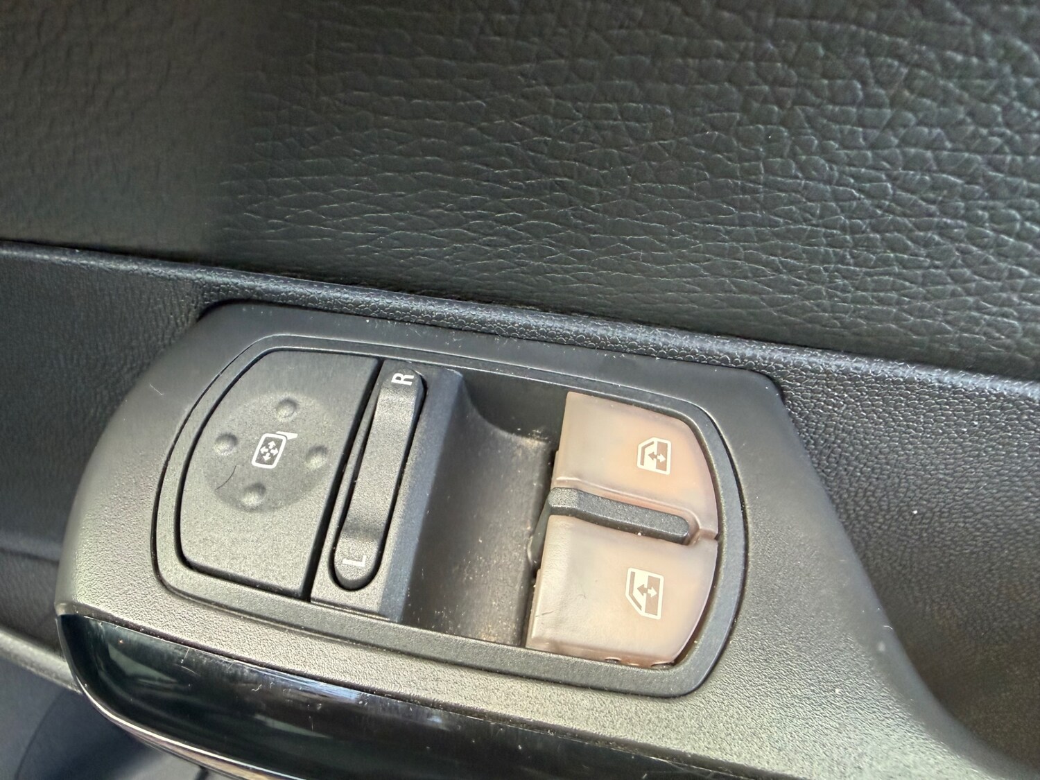 Used Vauxhall Corsa 2009 for sale - 77702840: Photo 21