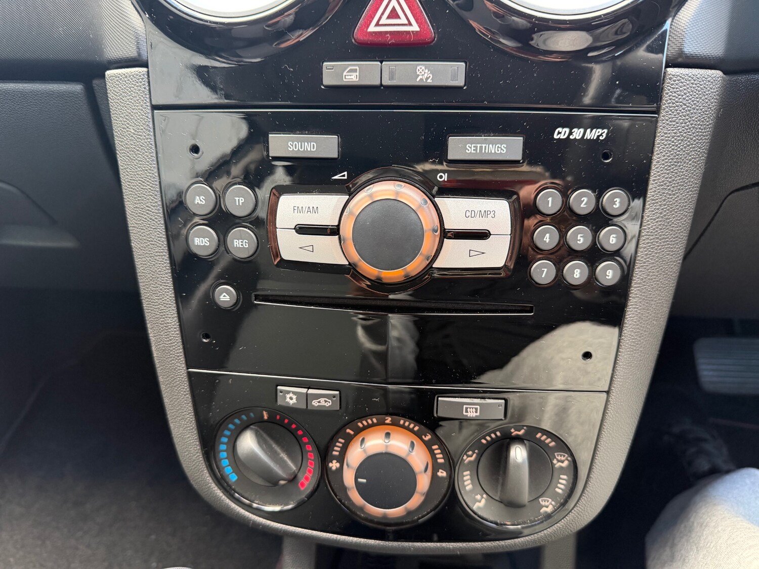 Used Vauxhall Corsa 2009 for sale - 77702840: Photo 27