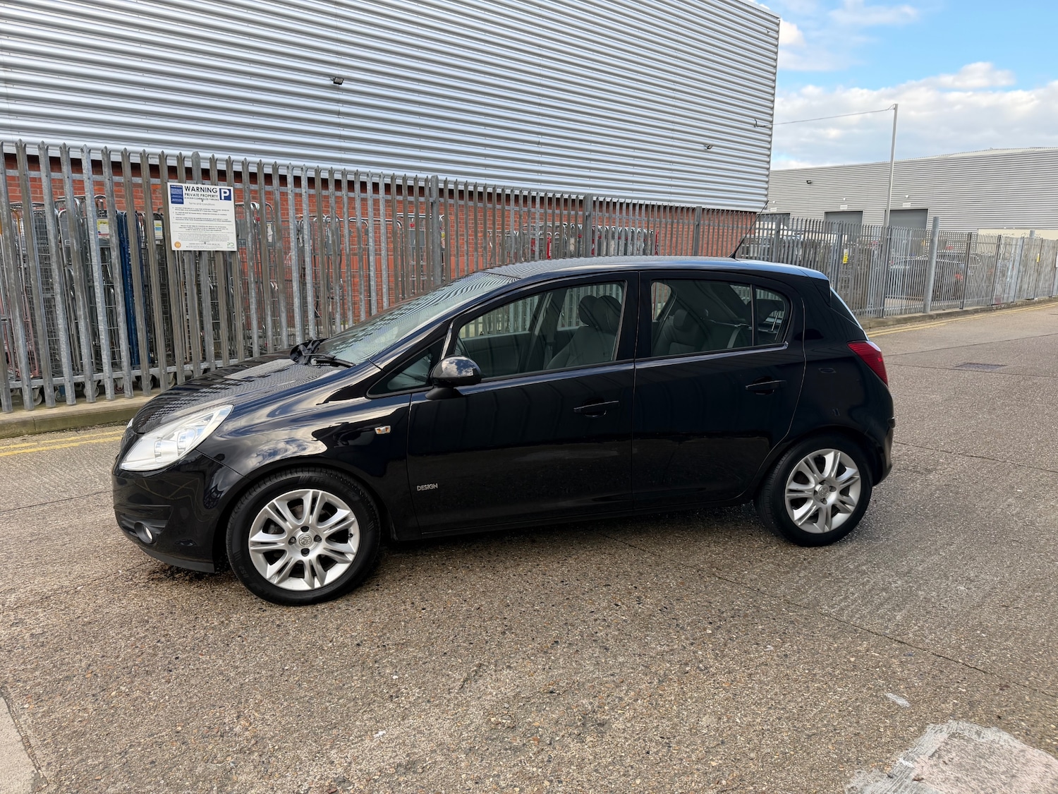 Used Vauxhall Corsa 2009 for sale - 77702840: Photo 4